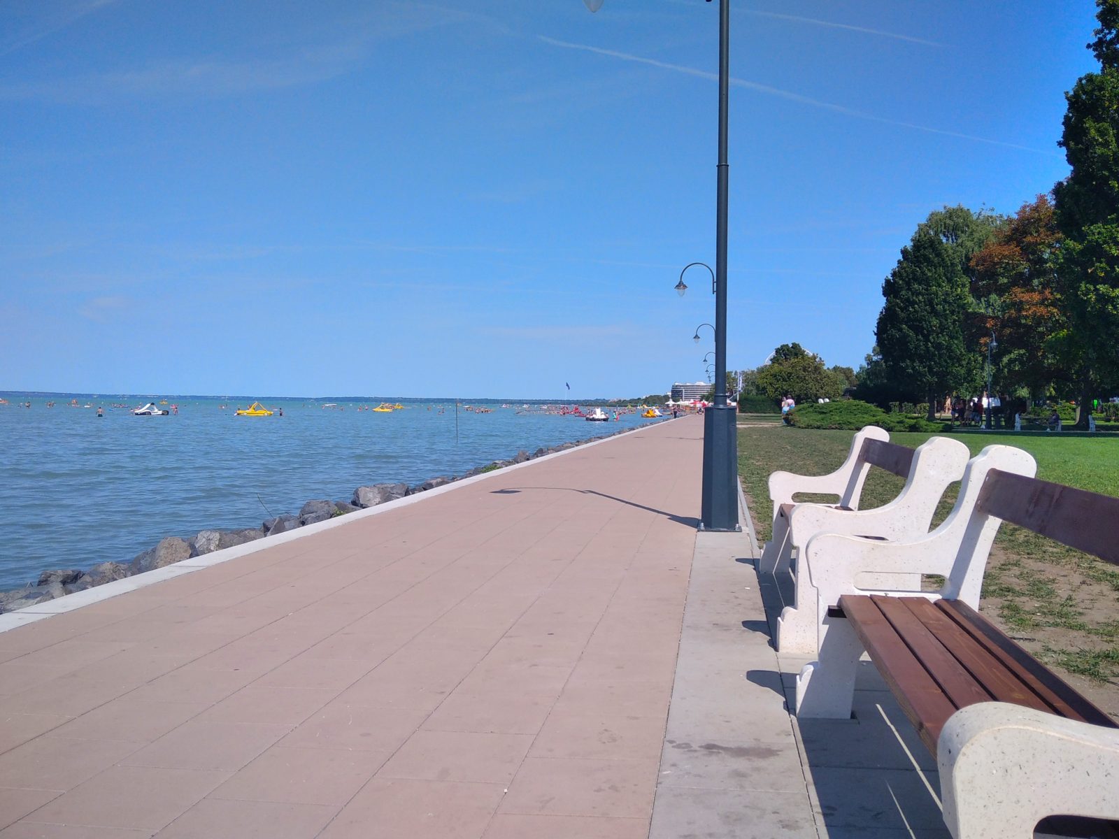 Kálmán Imre promenade, Siófok old town